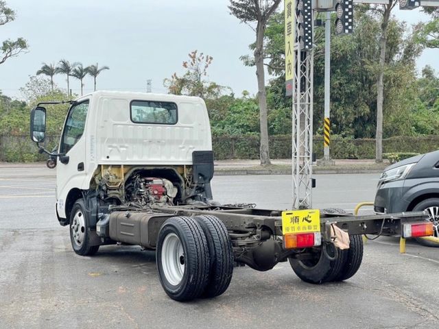 Hino 300  第3張相片