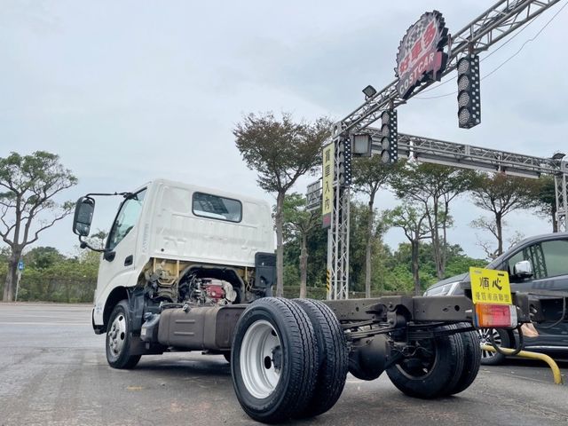 Hino 300  第4張相片