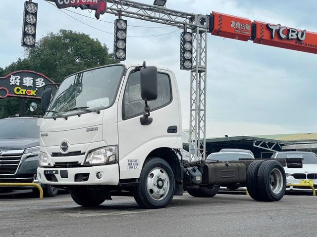 Hino 300  第5張相片