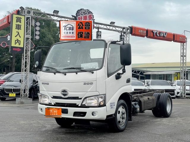 Hino 300  第7張相片