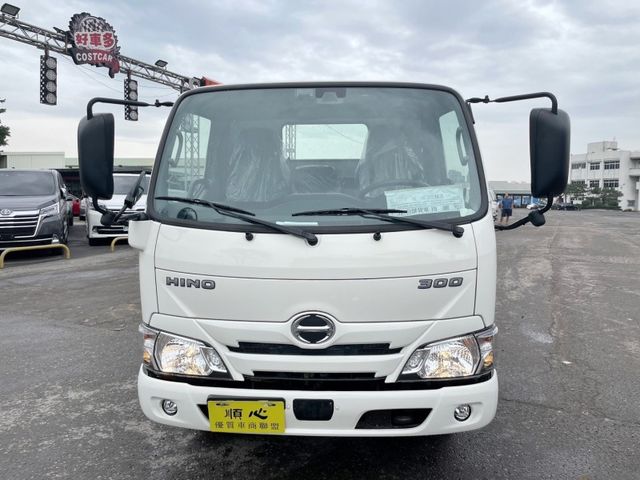 Hino 300  第10張相片
