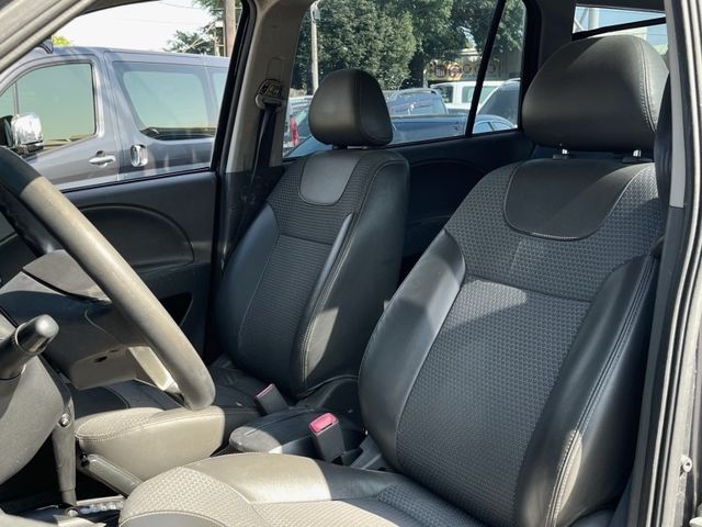 Mitsubishi Zinger  第5張相片