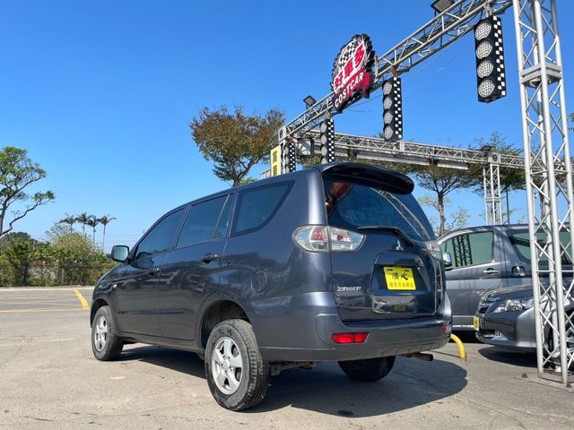 Mitsubishi Zinger  第12張相片
