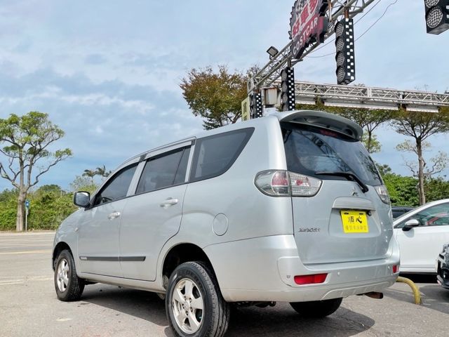 Mitsubishi Zinger  第5張相片