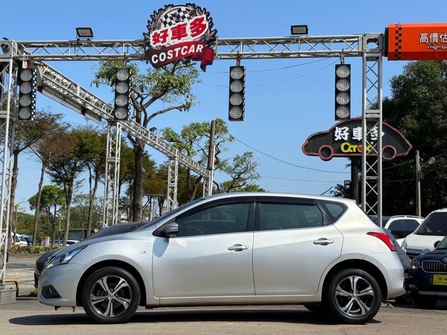Nissan Tiida  第11張相片