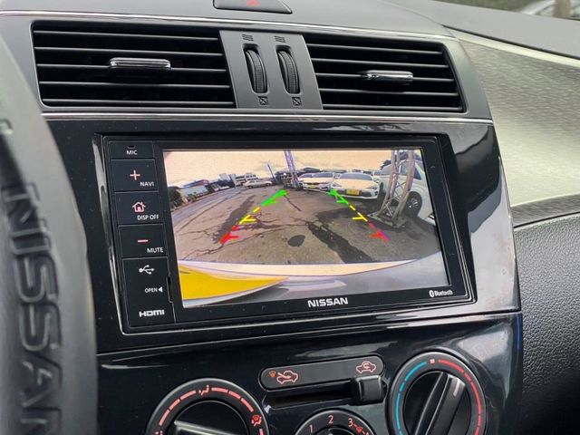 Nissan Tiida  第21張相片