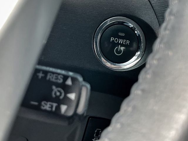 Toyota Prius  第9張相片