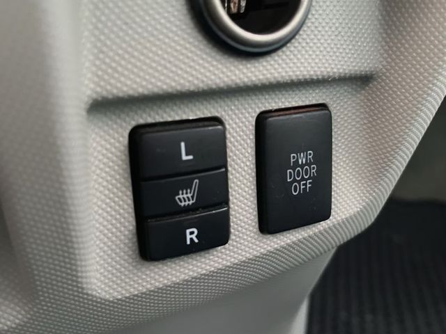 Toyota Previa  第14張相片