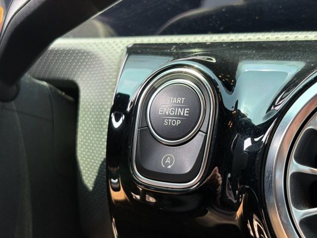 Mercedes-Benz/賓士 A-CLASS  第4張相片