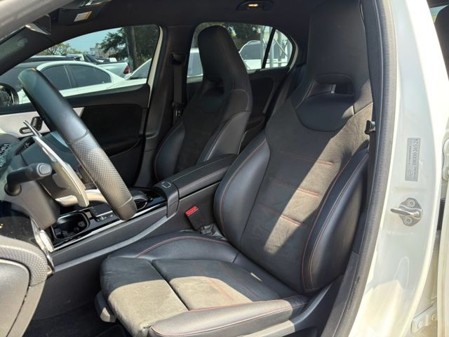 Mercedes-Benz/賓士 A-CLASS  第16張相片