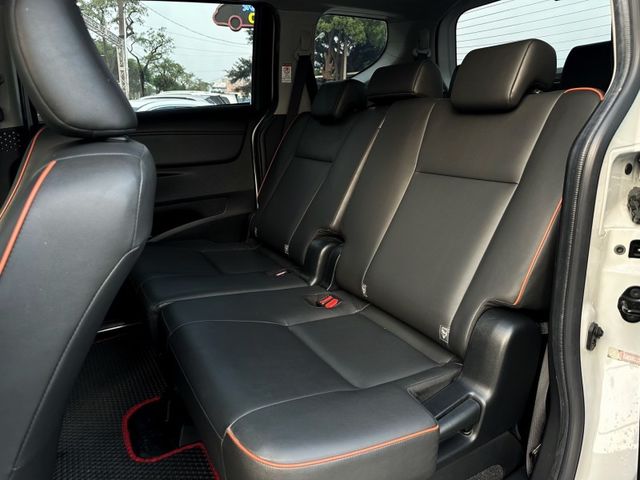 Toyota SIENTA  第8張相片
