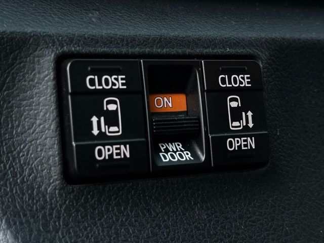 Toyota SIENTA  第10張相片