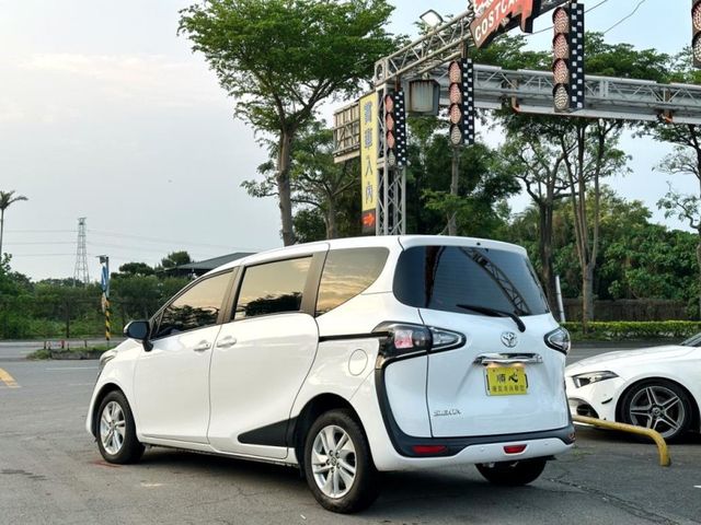 Toyota SIENTA  第14張相片