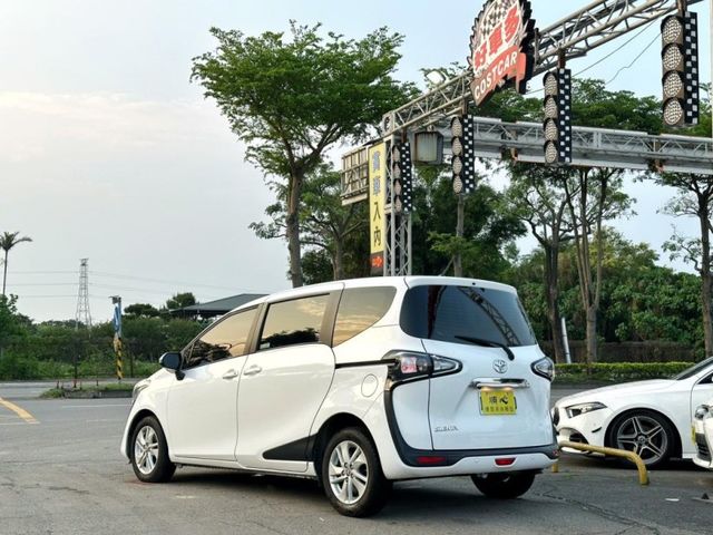 Toyota SIENTA  第15張相片