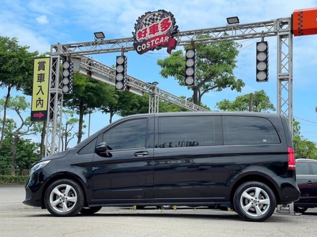2020 V220d 7座 原鈑 跑7萬 自動停車 電滑門 電尾門  第2張相片