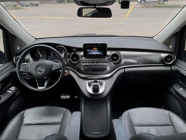 2020 V220d 7座 原鈑 跑7萬 自動停車 電滑門 電尾門  第13張相片