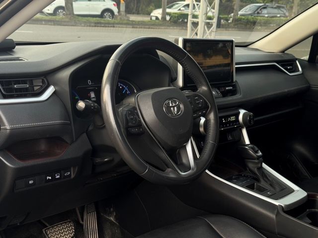 2021年RAV4 油電旗艦 跑6萬  第16張相片