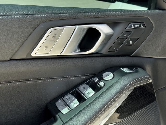 BMW/ 寶馬 X7  第25張相片