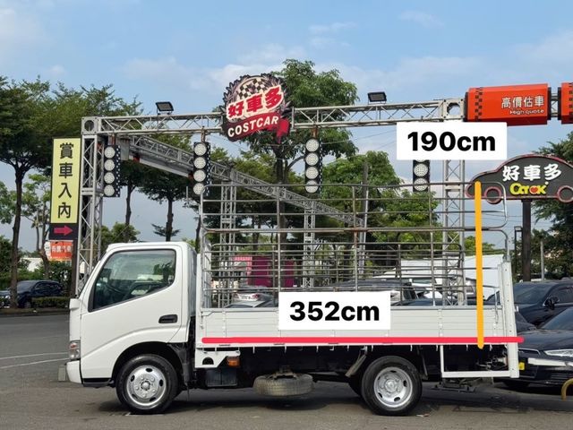 Hino 300  第2張相片