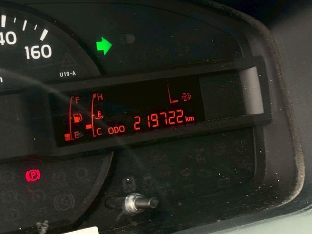 Hino 300  第10張相片