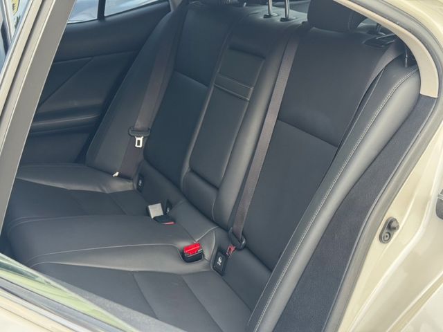 Lexus IS  第7張相片