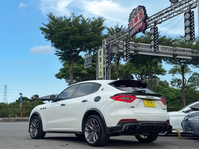 Maserati 瑪莎拉蒂 Levante  第3張相片