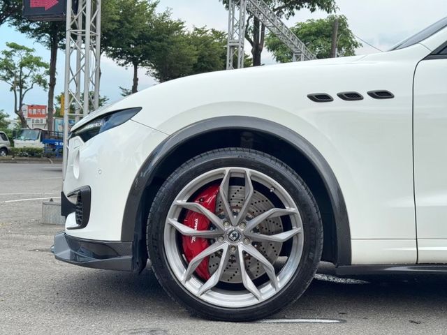 Maserati 瑪莎拉蒂 Levante  第4張相片