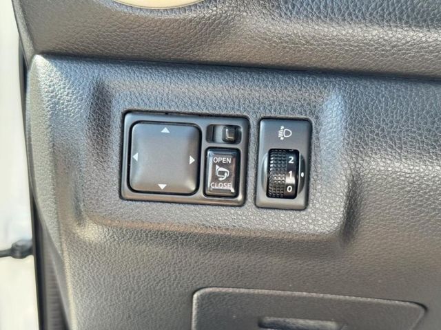 Nissan Livina  第12張相片