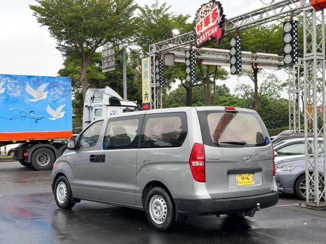 Hyundai Starex  第3張相片
