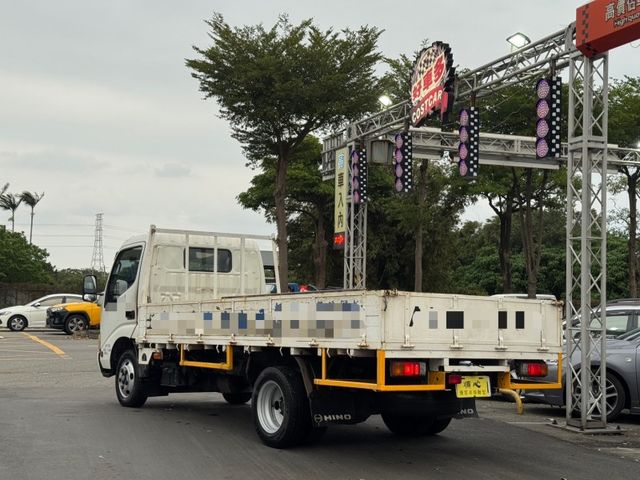 Hino 300  第7張相片