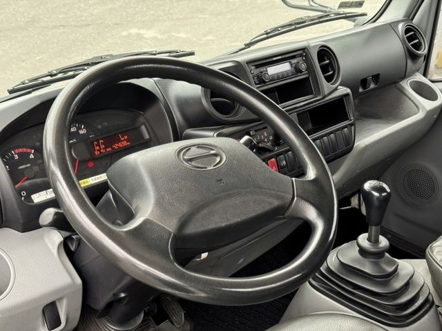 Hino 300  第11張相片