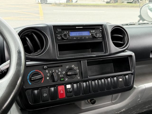 Hino 300  第3張相片