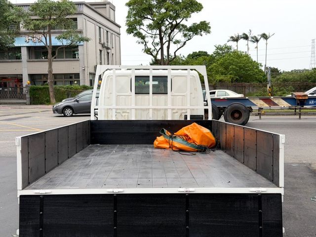 Hino 300  第8張相片