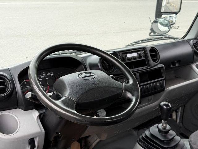 Hino 300  第9張相片