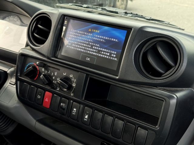 Hino 300  第3張相片