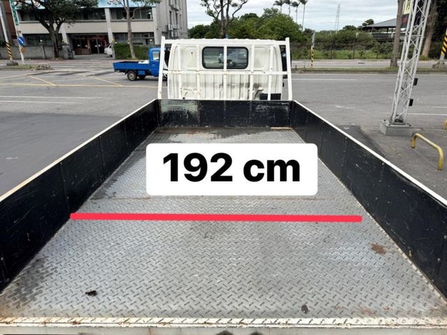 Hino 300  第8張相片