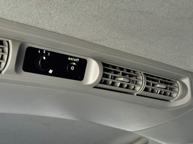 Mitsubishi Zinger  第9張相片