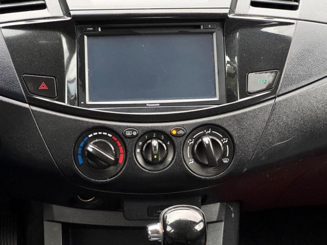 Mitsubishi Zinger  第19張相片