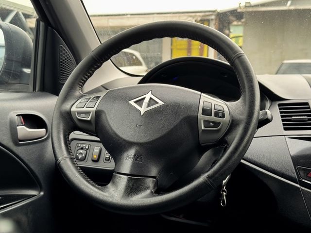 Mitsubishi Zinger  第27張相片