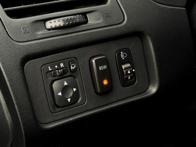 Mitsubishi Zinger  第31張相片