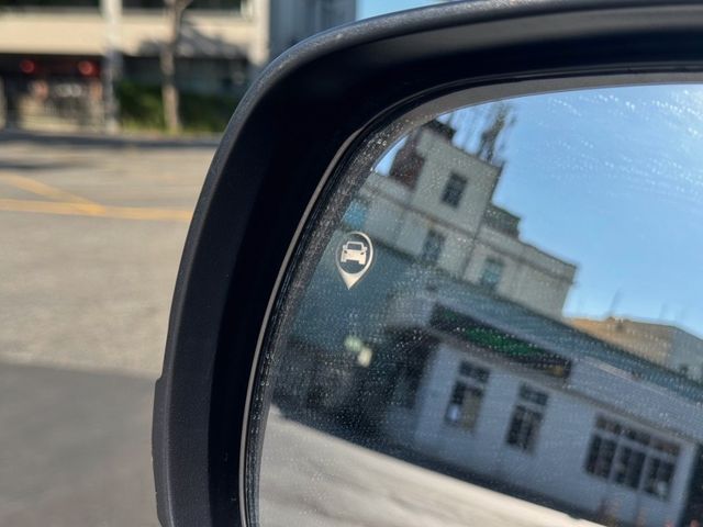 Mitsubishi Zinger  第35張相片