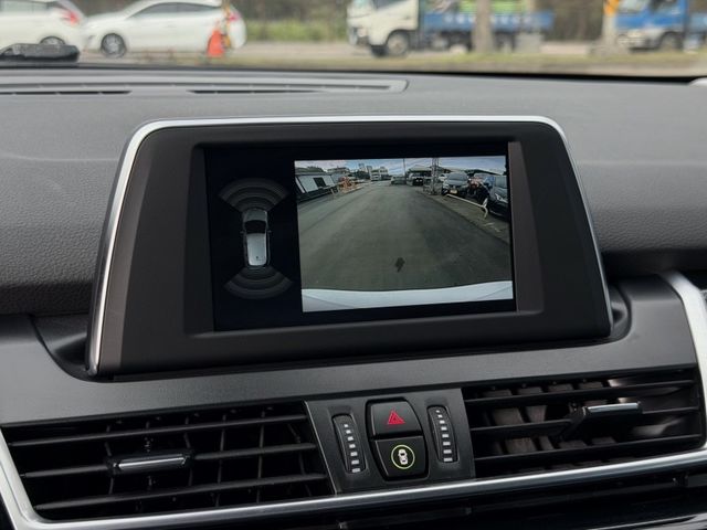 BMW/ 寶馬 218i  第12張相片