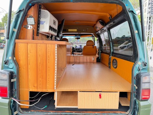 Mitsubishi Delica  第14張相片