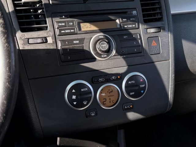 Nissan Tiida  第2張相片