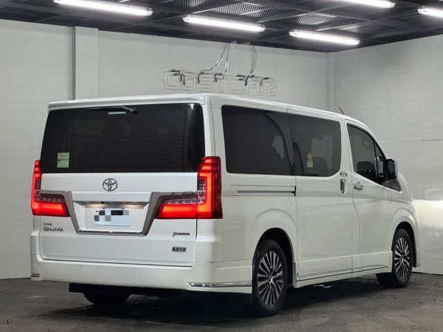 Toyota Granvia  第6張相片