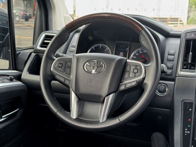 Toyota Granvia  第10張相片