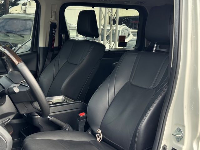 Toyota Granvia  第11張相片