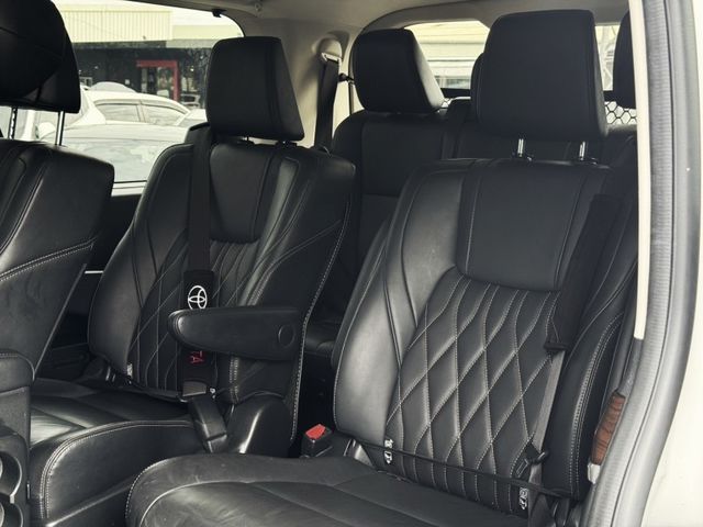 Toyota Granvia  第13張相片