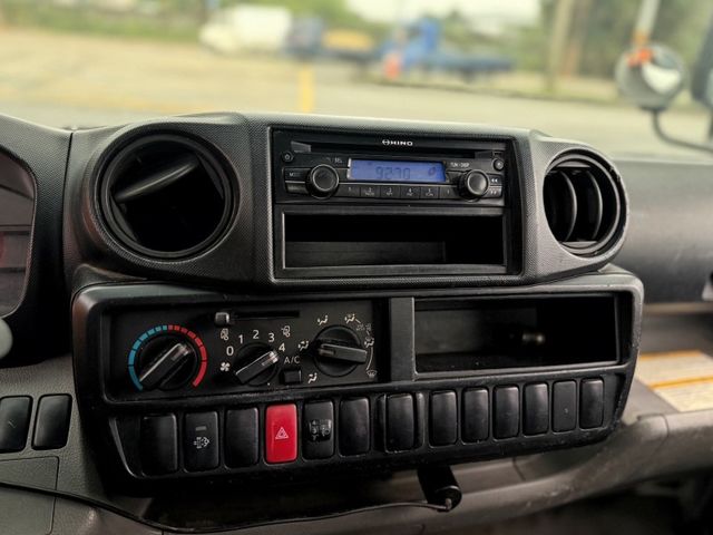 Hino 300  第1張相片