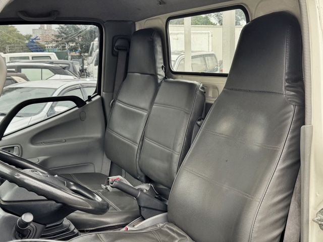 Hino 300  第9張相片